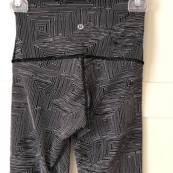 Sold! Lululemon pants. Size 2. - Picture 3 of 4